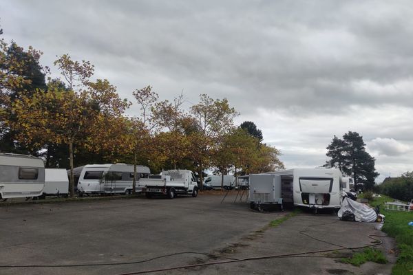 Six familles sont installées sur une aire d'accueil à Torcy, en Saône-et-Loire