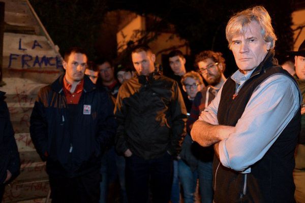 La photo devenue virale de Stéphane Le Foll et des agriculteurs