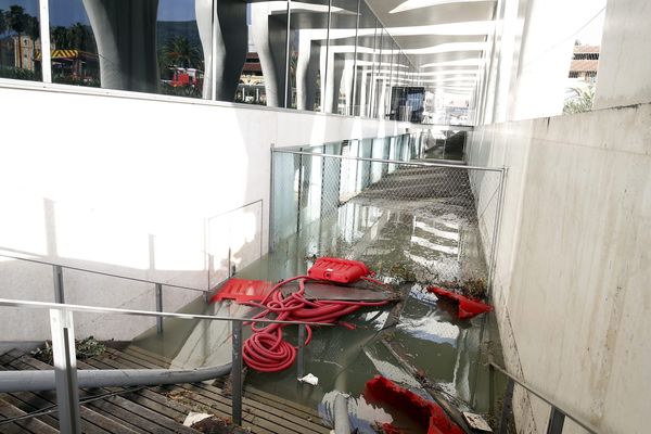 Les équipes du musée Jean Cocteau ont découvert 1m50 d'eau dans les sous-sol.