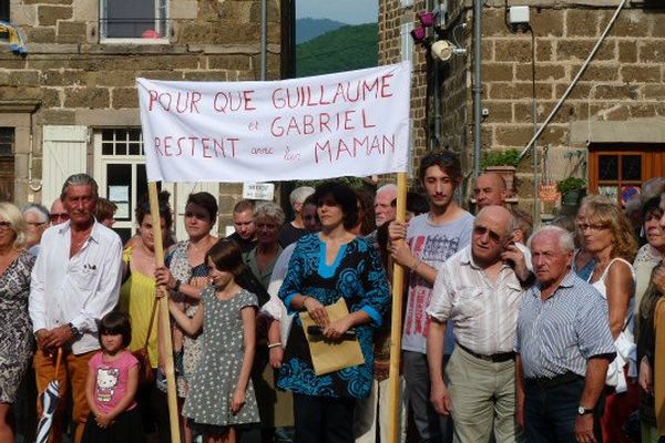 Le 23 juin 2017, un rassemblement de soutien a été organisé à Langeac (Haute-Loire) pour qu'Aude Torrent garde ses jumeaux. 