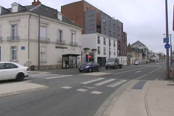 Le passage piétons place de la tranchée à Tours où un enfant de 2 ans et demi a été percuté le 1er avril par un automobiliste. Le jeune garçon est mort des suites de ses blessures. 