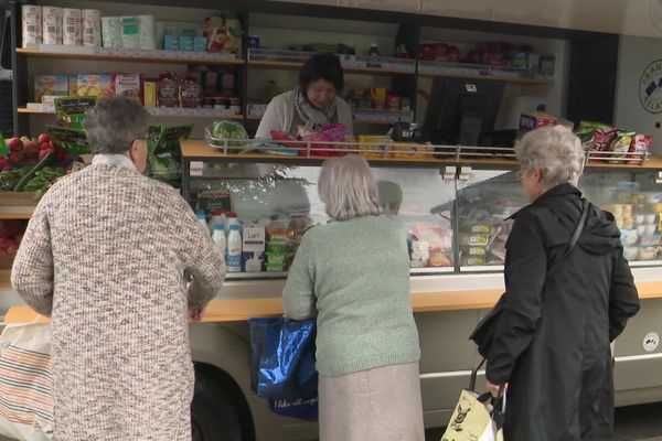 Une épicerie ambulante qui dessert les zones urbaines