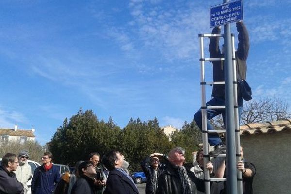 manifestation à Béziers pour conserver la rue du 19 mars à Béziers