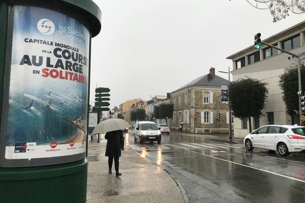 Dans les artères commerçantes des Sables-d'Olonne, on est loin de l'effervescence qui précède habituellement les arrivées d'un Vendée Globe.