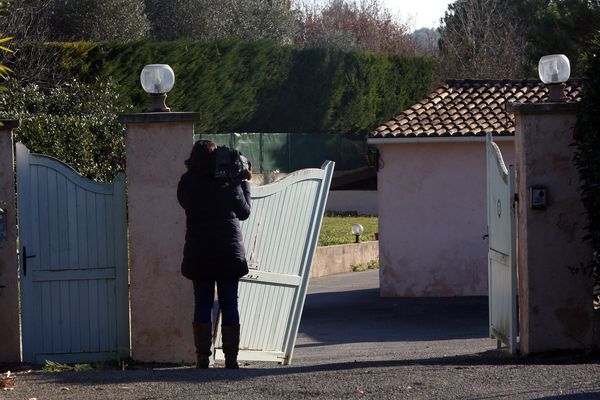 Parmi les suspects entendus par les enquêteurs, cinq, âgés de 54 à 72 ans, sont soupçonnés d'avoir directement participé au braquage. Le plus âgé habite ici à Grasse.