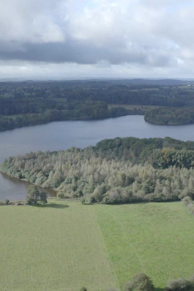 Situé dans les Combrailles, l'étang de Chancelade est le plus grand d'Auvergne.