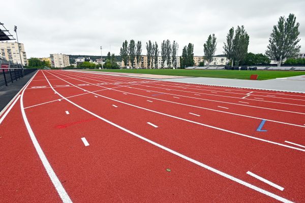 Une piste d'athlétisme d'un stade (illustration)