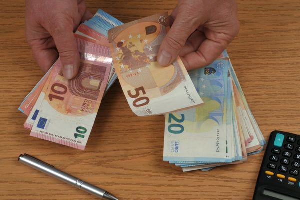 40 000 euros en petites coupures : c'est ce qu'ont découvert les responsables du service des objets trouvés à Nîmes en ouvrant une mallette rapportée par un chauffeur de bus. (Photo d'Illustration) 