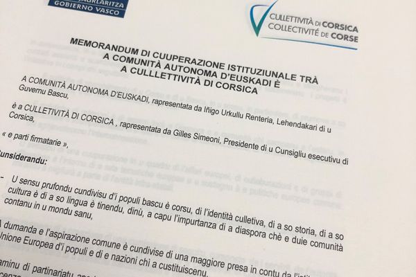 Le memorandum signé entre l'Euskadi et la Corse, rédigé en Corse et en Euskara