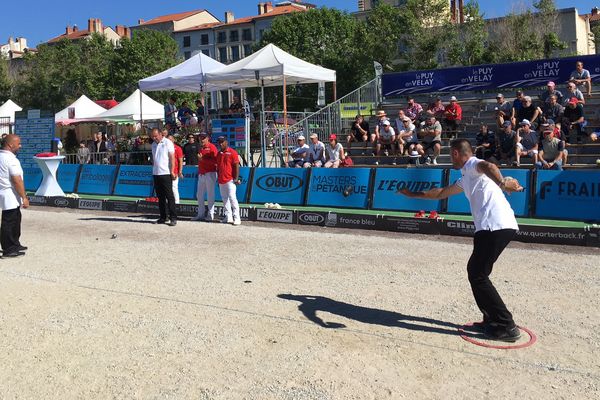 Des parties très engagées pour la 2ème étape des Masters de pétanque au Puy-en-Velay (Haute-Loire)