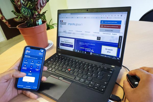 Selon le Baromètre du Numérique 2022, 54% des Français "éprouvent au moins une difficulté qui les empêche d’effectuer des démarches en ligne".