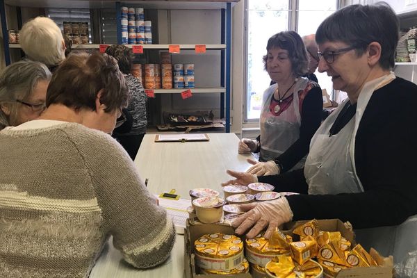 Centre des restos du coeur de Saint-Mihiel 26 novembre 2019. distribution denrées alimentaires