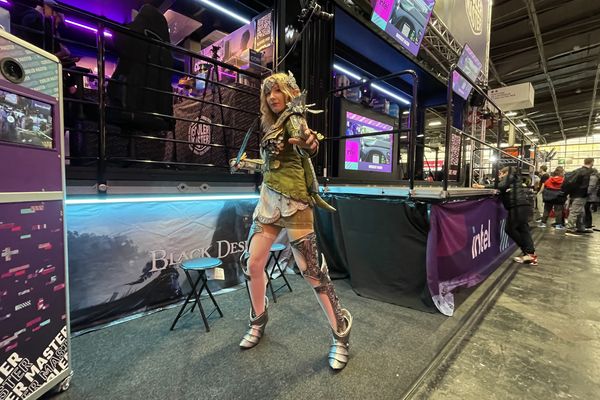 La cosplayeuse belge Draw Me A Cosplay lors de la Paris Games Week, le 3 novembre 2023 à Paris.