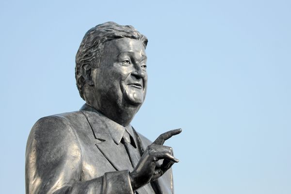 La statue de Georges Frêche à Montpellier.