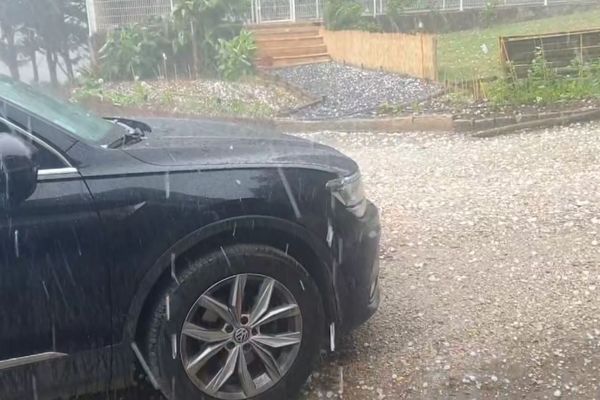 Un violent orage de grêle s'est abattu sur le secteur de Sauveterre de Guyenne ce 11 juillet.