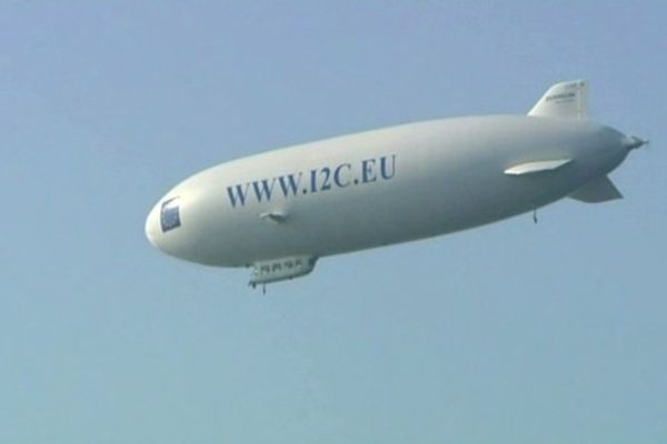 Un Zeppelin de 75 mètres de long survole les côtes varoises pour surveiller tout le trafic maritime