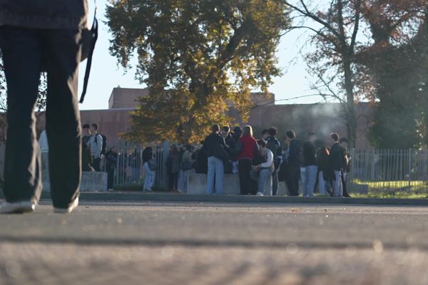 Dans le lycée des Graves à Gradignan, les élèves ont été choqués par les tags antisémites découverts dans leur établissement.