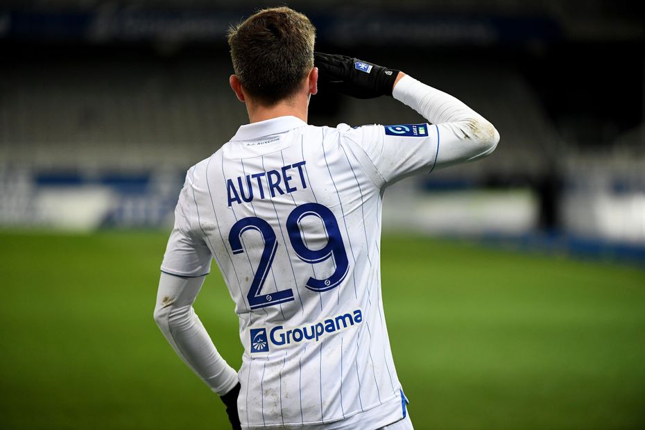 AJ Auxerre is a hit against Niort, tripled by Mickaël Le Bihan