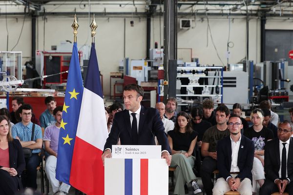 Emmanuel Macron lors de l'annonce de la réforme du lycée professionnel, le 4 mai 2023, à Sainte.