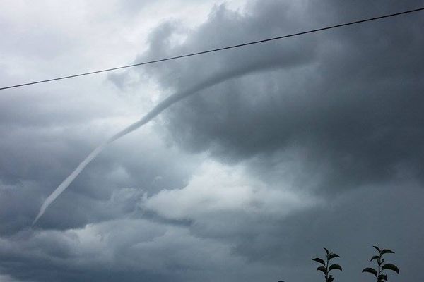 Une mini tornade à Riom, photographiée le 20 juillet 2014, vers 14h30