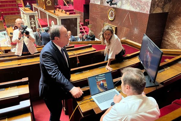 "J'ai des devoirs envers les électeurs de la Corrèze, donc j'y viendrai chaque semaine, ce qui ne me changera pas beaucoup puisque c'est déjà ce que je faisais à titre personnel".