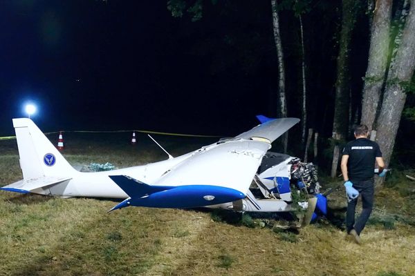 L'avion tel que l'ont découvert les pompiers mardi soir