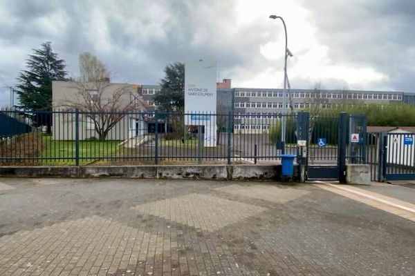 Le lycée Antoine de Saint-Exupéry de Fameck en Moselle.