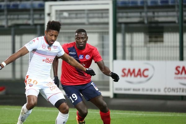 Opa Sangante, en rouge, et les Castelroussins ont effectué un pressing haut face à Lorient, la clé du match 