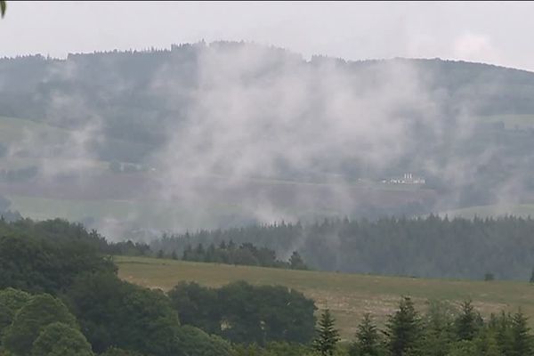 La Croisille-sur-Briance s'éveille dans un paysage brumeux