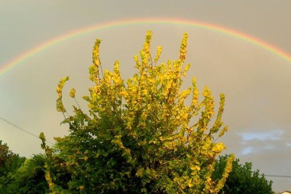 Un bel arc-en-ciel d'automne près d'Yvetot.