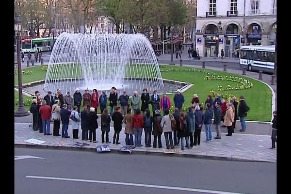 Mars 2008, première réunion à Tours d'un cercle de silence, pour dénoncer les centres de rétention administrative.