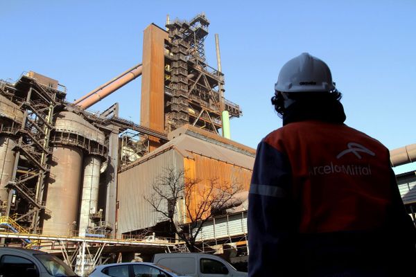 2.500 personnes travaillent sur le site du groupe sidérurgique ArcelorMittal à Fos-sur-Mer.