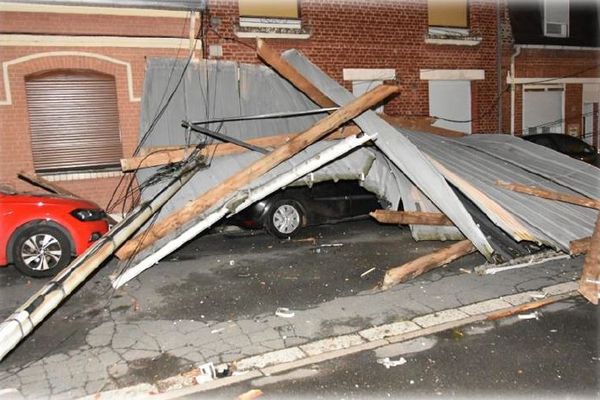 La toiture arrachée par le vent à Saint-Nicolas-lez-Arras