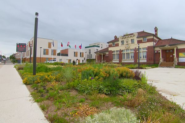 La mairie de Longueau, juin 2020