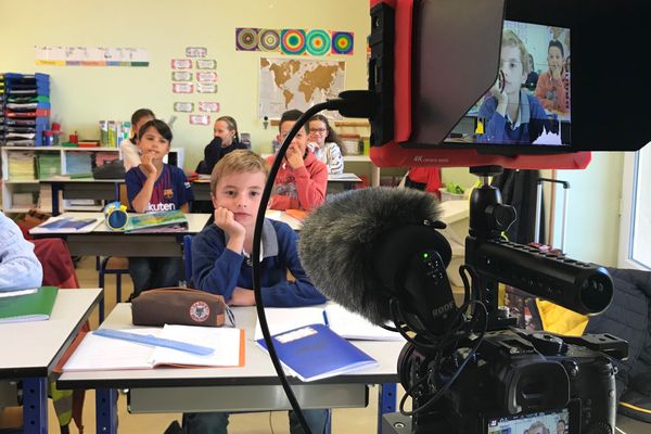 TV Loustics en tournage dans la classe de CE2-CM1 de l'école Sainte-Anne de Vigneux-de-Bretagne ( Loire-Atlantique)  