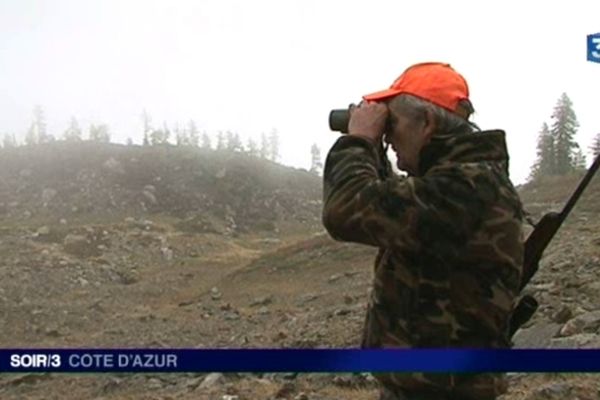 Chasseur traquant les chamois à St-Martin Vésubie