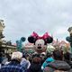 Les visiteurs du parc Disneyland Paris en avril 2024