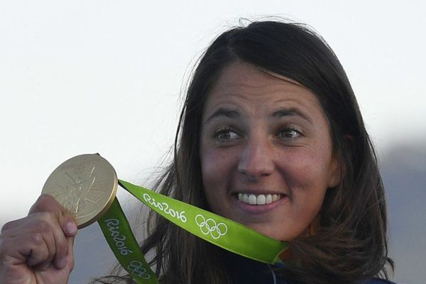 Le Trembladaise Charline Picon, médaillée d'or à Rio en planche à voile.