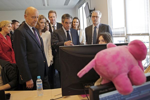 François Fillon et Alain Juppé en visite chez Deezer à Paris, le mercredi 19 avril 2017 