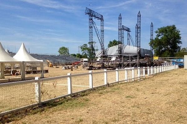 L'hippodrome de Carcassonne se transforme en scène de concert le temps du festival - 13 Juillet 2015