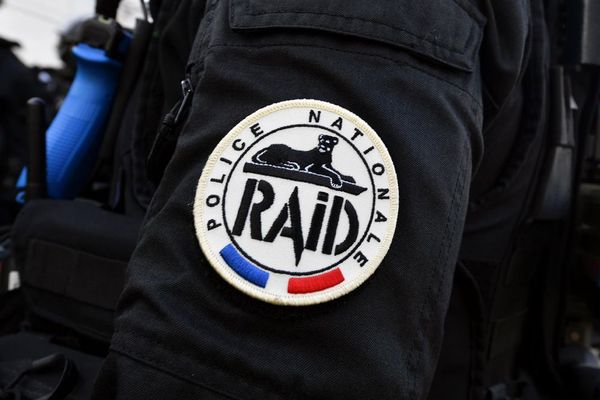 Le Raid, l'unité d'élite de la police nationale, a dû intervenir ce samedi 22 août dans le centre-ville de Lisieux