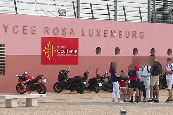 Début août, un professeur d'Anglais du lycée Rosa Luxembourg de Canet-en-Roussillon a été mis en examen pour "corruption de mineur" et placé en détention provisoire. 