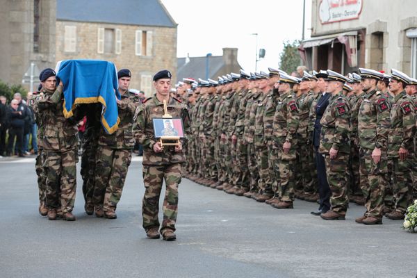 Cérémonie d'hommage militaire à Clément Elard, à Sibiril le 21 novembre 2023