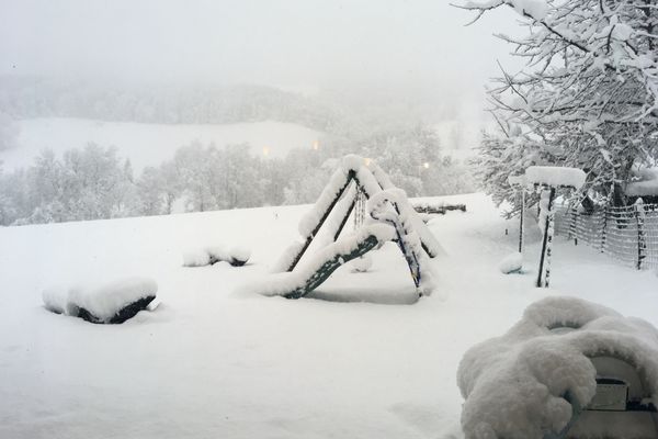 Les Bauges couvertes de neige ce matin, jeudi 4 avril 2019.