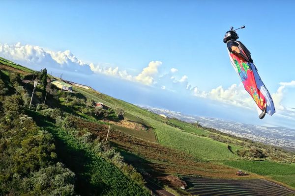 Thibault Gachet a réalisé le dernier film des Soul Flyers, une virée en wingsuit sur l'île de La Réunion.