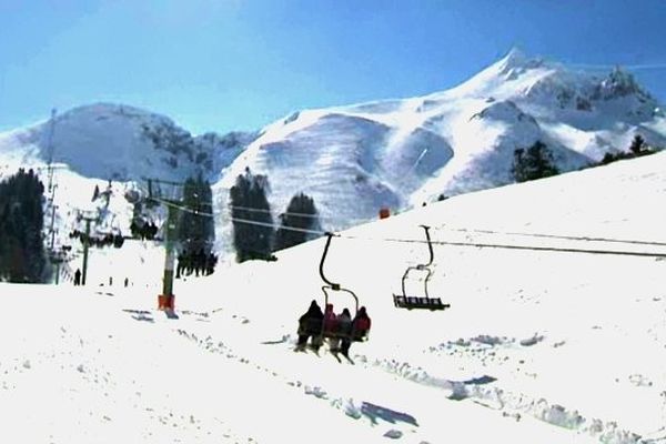 Les stations du Sancy ont annoncé prolonger l'ouverture de leurs domaines skiable jusqu'au 21 avril 2014.