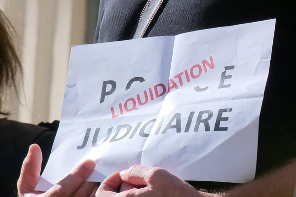 La fusion des différents services de police fait craindre des difficultés.