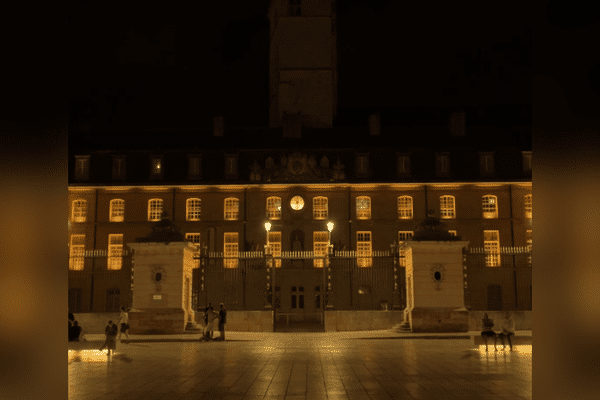 Le palais des Ducs de Bourgogne, point clé de la visite "Dijon la nuit" de l'Office de Tourisme.