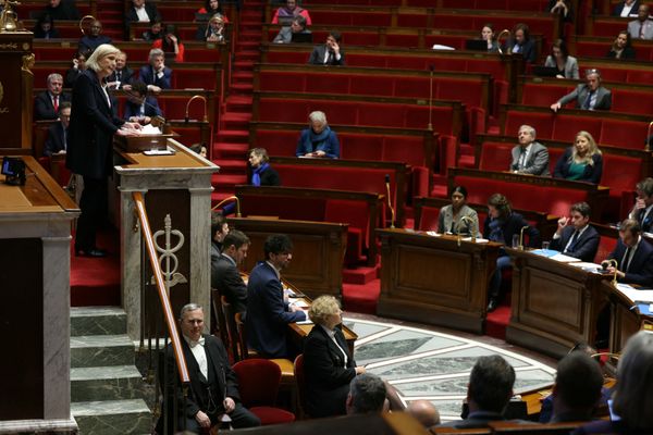 Marine Le Pen s'exprime devant l'Assemblée nationale, le 12 mars 2024, lors des débats sur le soutien à l'Ukraine.