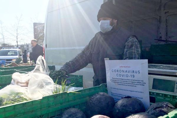 Depuis lundi 23 mars les marchés ouverts sont désormais interdits sauf dérogation.